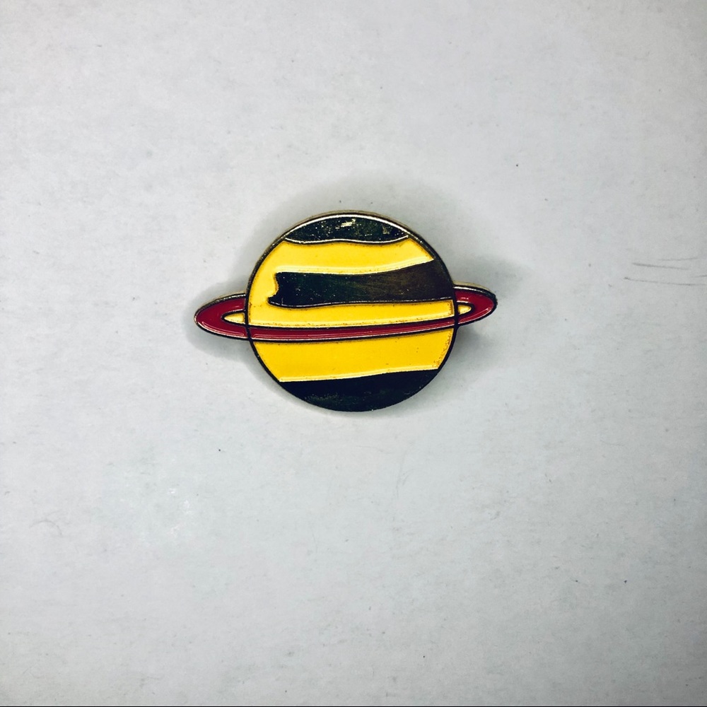 Saturn fashion pin. Outta this world!